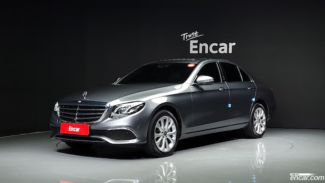Mercedes-Benz E-Class E300 4MATIC Exclusive 2019 года из Кореи