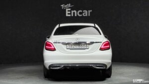 Mercedes-Benz C-Class C200 Avantgarde 2020 года из Южной Кореи