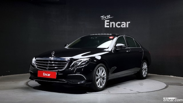 Mercedes-Benz E-Class E300 4MATIC Exclusive 2019 года из Кореи