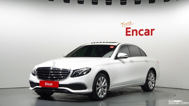 Mercedes-Benz E-Class E220d 4MATIC Exclusive 2019 года из Кореи
