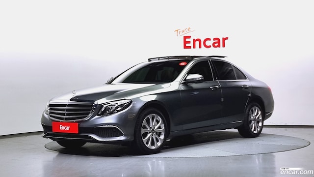 Mercedes-Benz E-Class E300 4MATIC Exclusive 2019 года из Кореи