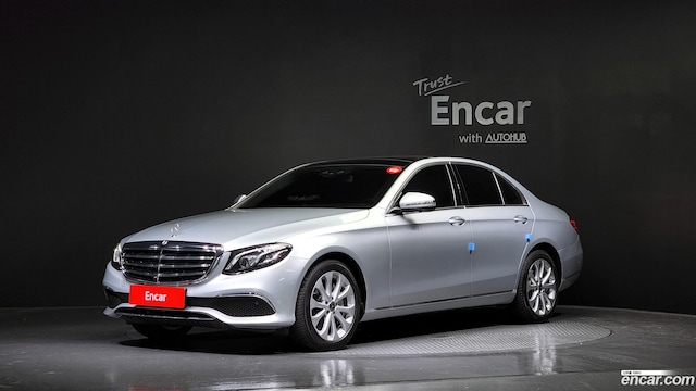 Mercedes-Benz E-Class E300 4MATIC Exclusive 2019 года из Кореи