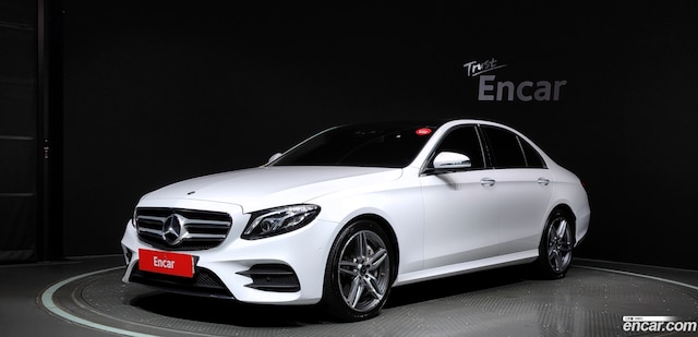 Mercedes-Benz E-Class E300 AMG Line 2019 года из Кореи