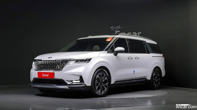 Kia Carnival 9-Seater Signature 2021 года из Кореи