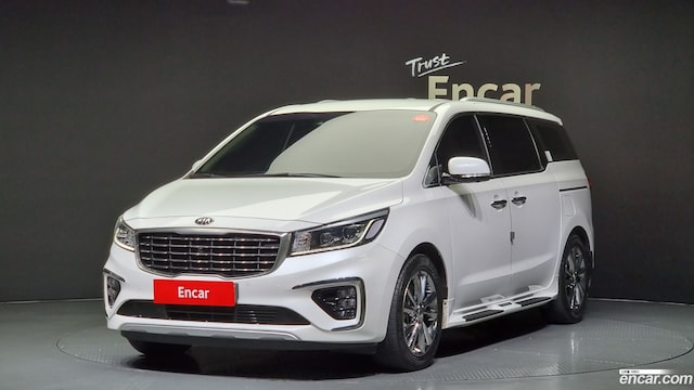 Kia Carnival Бензин 9-Seater Noblesse Special 2020 года из Кореи