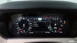 Land Rover Range Rover Velar 2.0 P250 R-Dynamic SE 2022 года из Южной Кореи