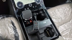 Land Rover Range Rover Velar 2.0 P250 R-Dynamic SE 2022 года из Южной Кореи