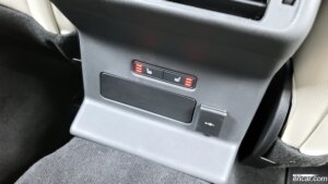 Land Rover Range Rover Velar 2.0 P250 R-Dynamic SE 2022 года из Южной Кореи