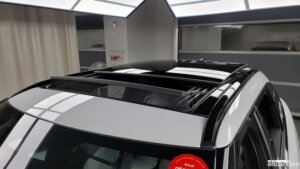 Land Rover Range Rover Velar 2.0 P250 R-Dynamic SE 2022 года из Южной Кореи