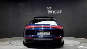 Porsche Panamera 4.0 GTS 2021 года из Южной Кореи
