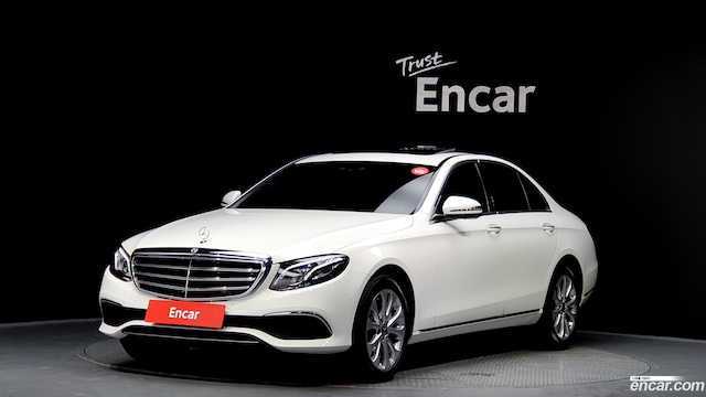 Mercedes-Benz E-Class E300 4MATIC Exclusive 2019 года из Кореи