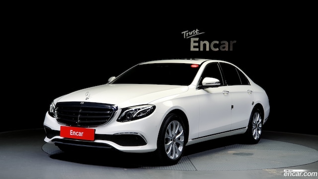 Mercedes-Benz E-Class E300 4MATIC Exclusive 2019 года из Кореи