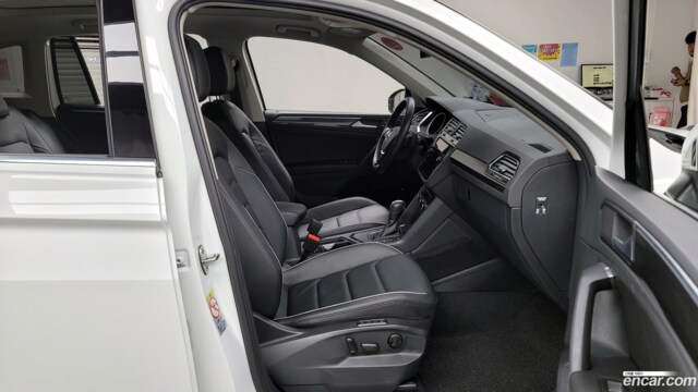33276181_010.jpg Volkswagen Tiguan 2.0 TDI Prestige 2020 года из Южной Кореи