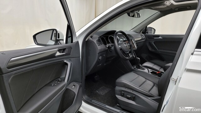 33276181_015.jpg Volkswagen Tiguan 2.0 TDI Prestige 2020 года из Южной Кореи