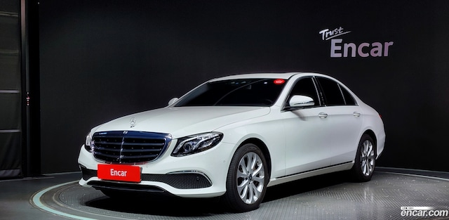 Mercedes-Benz E-Class E300 Exclusive 2019 года из Кореи