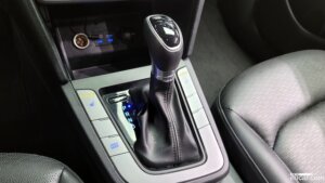 Hyundai AVANTE 1.6 2020 года из Южной Кореи
