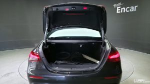 Mercedes-Benz E-Class E220d 4MATIC AMG Line 2021 года из Южной Кореи
