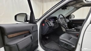 Land Rover Discovery 3.0 SD6 HSE 2020 года из Южной Кореи