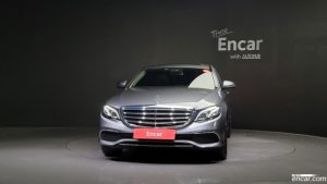 Mercedes-Benz E-Class E220d 4MATIC Exclusive 2020 года из Южной Кореи