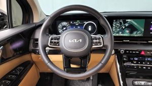 Kia Carnival 9-Seater Signature 2023 года из Южной Кореи
