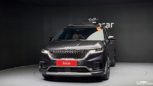 Kia Carnival Бензин 9-Seater Signature 2022 года из Южной Кореи
