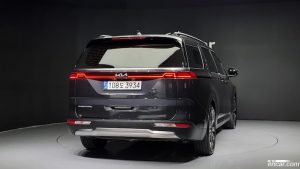 Kia Carnival Бензин 9-Seater Signature 2022 года из Южной Кореи