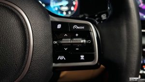 Kia Carnival Бензин 9-Seater Signature 2022 года из Южной Кореи