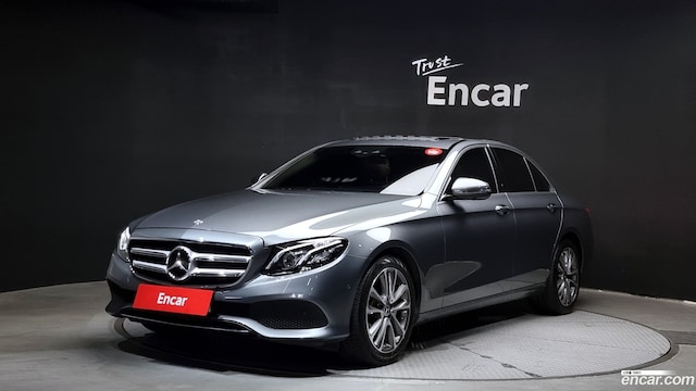 Mercedes-Benz E-Class E300 4MATIC Avantgarde 2019 года из Кореи