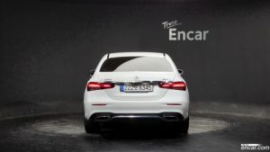Mercedes-Benz E-Class E220d 4MATIC AMG Line 2021 года из Южной Кореи