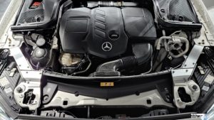 Mercedes-Benz E-Class E220d 4MATIC AMG Line 2021 года из Южной Кореи