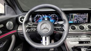 Mercedes-Benz E-Class E220d 4MATIC AMG Line 2021 года из Южной Кореи