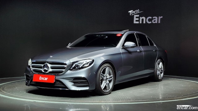 Mercedes-Benz E-Class E300 AMG Line 2019 года из Кореи