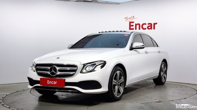 Mercedes-Benz E-Class E220d Avantgarde 2019 года из Кореи