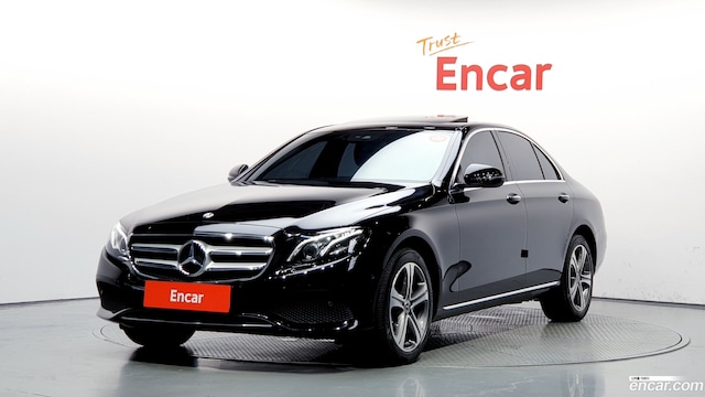 Mercedes-Benz E-Class E220d Avantgarde 2019 года из Кореи