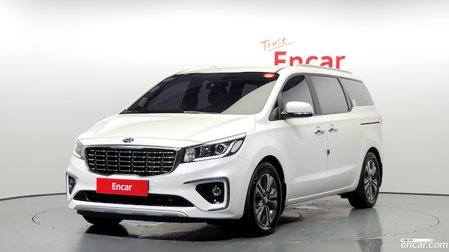 Kia Carnival 9-Seater Luxury 2019 года из Кореи