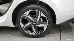 Hyundai AVANTE 1.6 2021 года из Южной Кореи