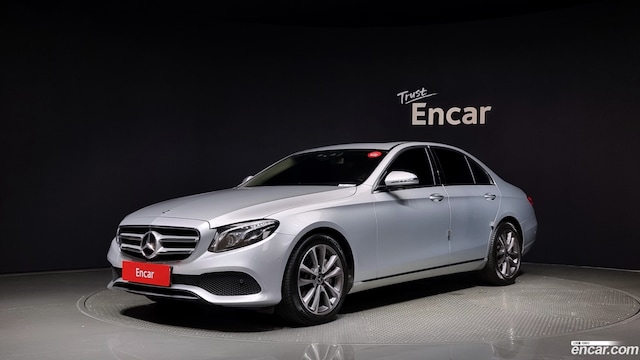 Mercedes-Benz E-Class E300 4MATIC Avantgarde 2019 года из Кореи