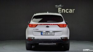 Kia Sportage Бензин 2.0 2WD 2022 года из Южной Кореи