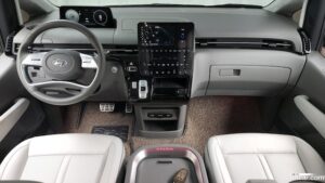 Hyundai Staria 7-Seater 2022 года из Южной Кореи