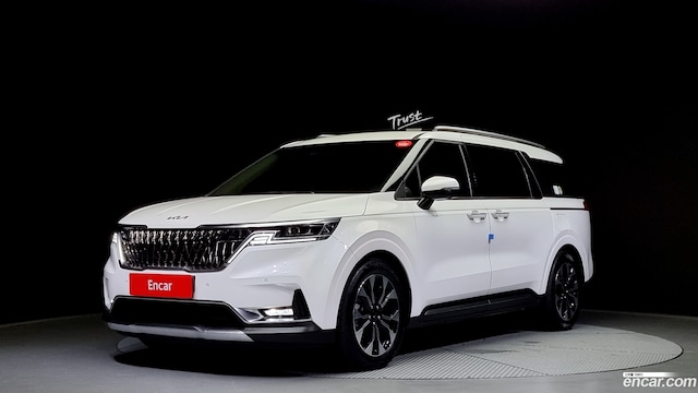 Kia Carnival 9-Seater Signature 2021 года из Кореи
