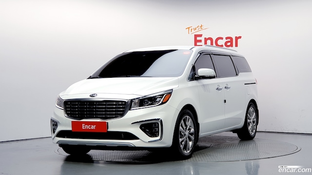 Kia Carnival Бензин 9-Seater Noblesse Special 2019 года из Кореи
