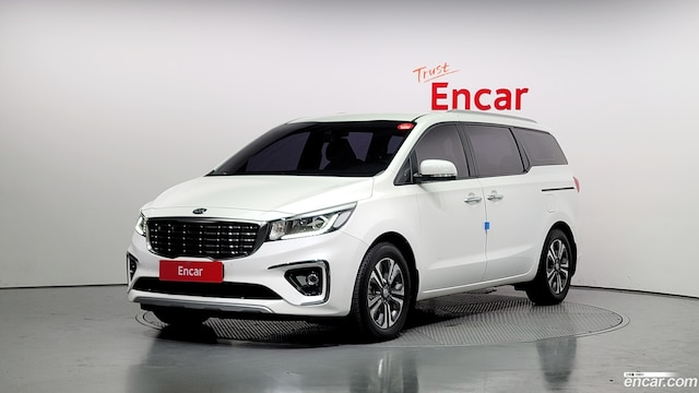Kia Carnival 9-Seater Luxury 2019 года из Кореи