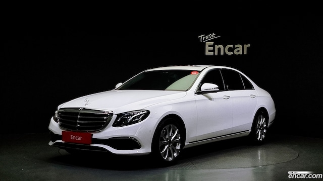 Mercedes-Benz E-Class E220d 4MATIC Exclusive 2019 года из Кореи