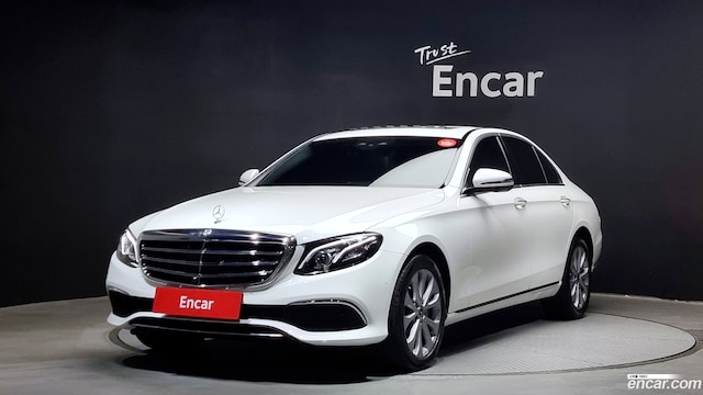 Mercedes-Benz E-Class E300 4MATIC Exclusive 2020 года из Кореи