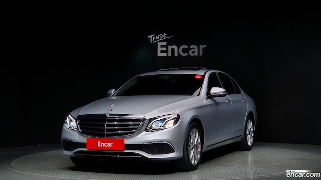 Mercedes-Benz E-Class E220d 4MATIC Exclusive 2019 года из Кореи