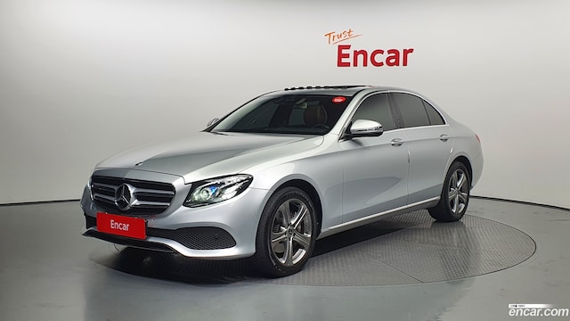 Mercedes-Benz E-Class E220d Avantgarde 2019 года из Кореи