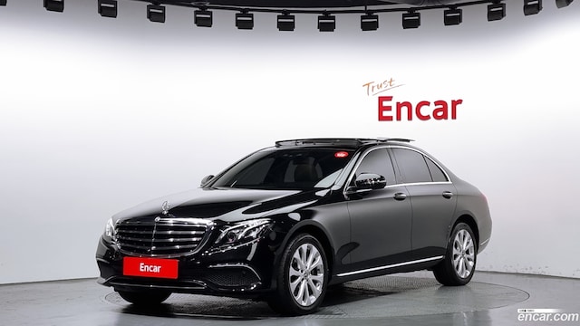 Mercedes-Benz E-Class E300 4MATIC Exclusive 2019 года из Кореи