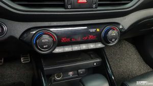 Kia K3 1.6 Turbo GT 5Door 2022 года из Южной Кореи