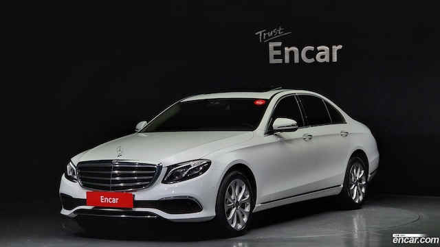 Mercedes-Benz E-Class E220d 4MATIC Exclusive 2020 года из Кореи