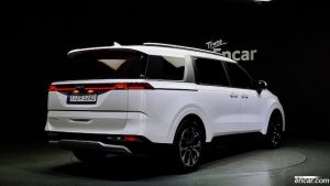 Kia Carnival 9-Seater Prestige 2022 года из Южной Кореи
